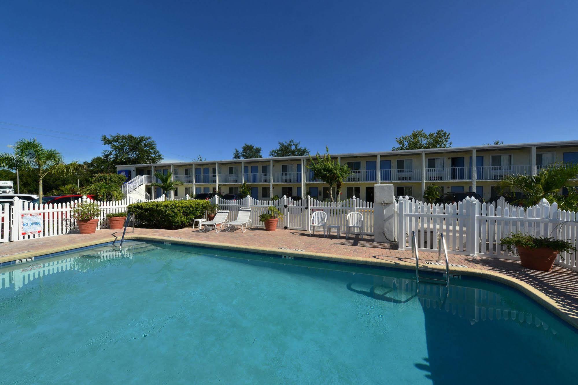 Americas Best Value Inn Bradenton-Sarasota Zewnętrze zdjęcie